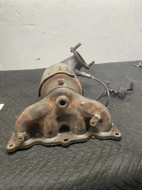 2019 Kia Sorento Header Used OEM Exhaust Manifold