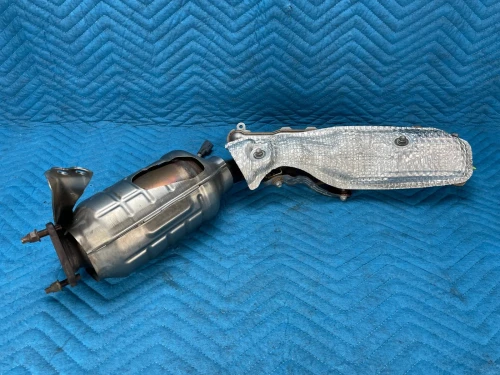 2010-2013 Lexus GX460 Right With Heat Shield Used OEM Exhaust Manifold