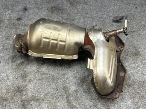 2015-2018 Lexus ES350 3.5L Right V6 Used OEM Exhaust Manifold