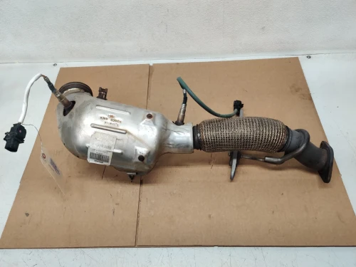 2015-2019 Lincoln MKC 2.0L With Heat Shield Used OEM Exhaust Manifold LOT3608
