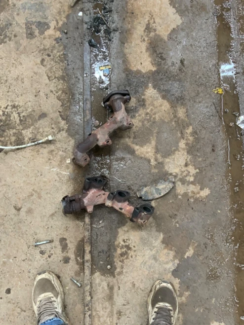 1994 Mazda B3000 / 3 3.0L Pair Used Exhaust Manifold