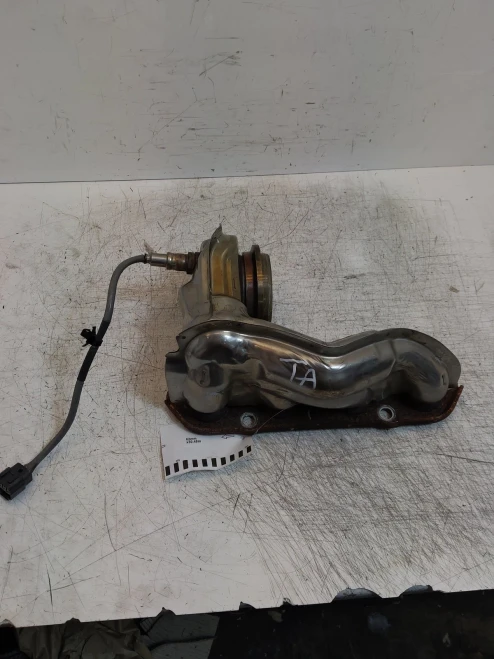 Mazda CX-30 / 2 2.0L Used Exhaust Manifold