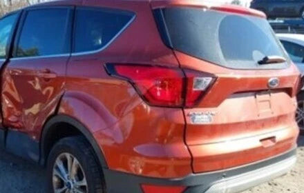 19 2019 Ford Escape Left Quarter Mounted Tail Light OEM OEM used OEM tail light assembly