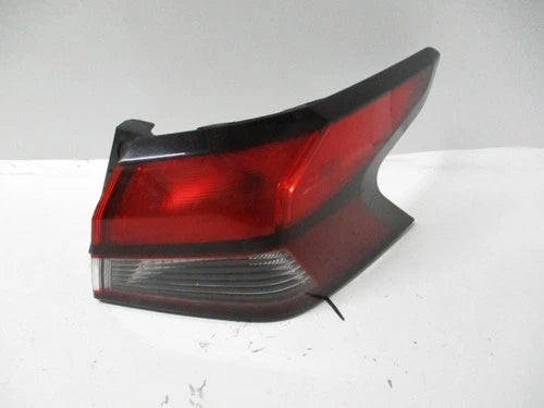 2020-2021 Nissan Versa Passenger RH Tail Light Lamp OEM used OEM tail light assembly