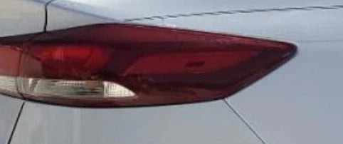 2017-2018 Hyundai Elantra RH Passenger Quarter Panel Mounted Tail Light Lamp OEM used OEM tail light assembly