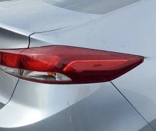 2017-2018 Hyundai Elantra RH Passenger Quarter Panel Mounted Tail Light Lamp OEM used OEM tail light assembly