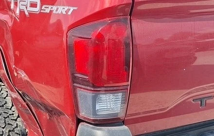 2018-2023 Toyota Tacoma Driver LH Tail Light Lamp OEM OEM used OEM tail light assembly