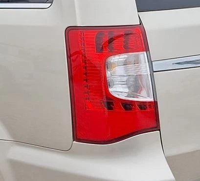 2011-2016 Chrysler Town and Country Driver LH Tail Light Lamp OEM OEM used OEM tail light assembly
