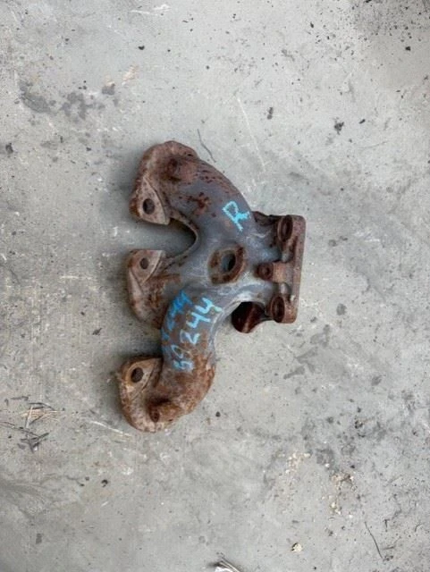 2002-2003 Nissan Altima 3.5L Right Rear Used Exhaust Manifold