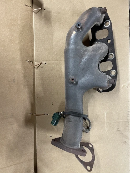 2003-2007 Nissan / Infiniti 350Z / G35 Left Right Used OEM Exhaust Manifold