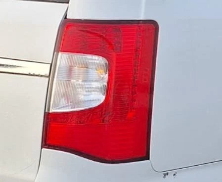 2011-2016 Chrysler Town and Country Passenger RH Tail Light Lamp OEM OEM used OEM tail light assembly