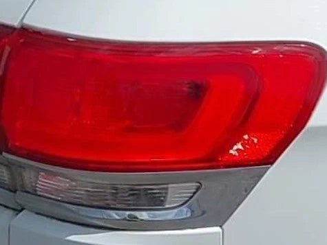2014-2021 Jeep Grand Cherokee RH Passenger Quarter Panel Mounted Tail Light used OEM tail light assembly
