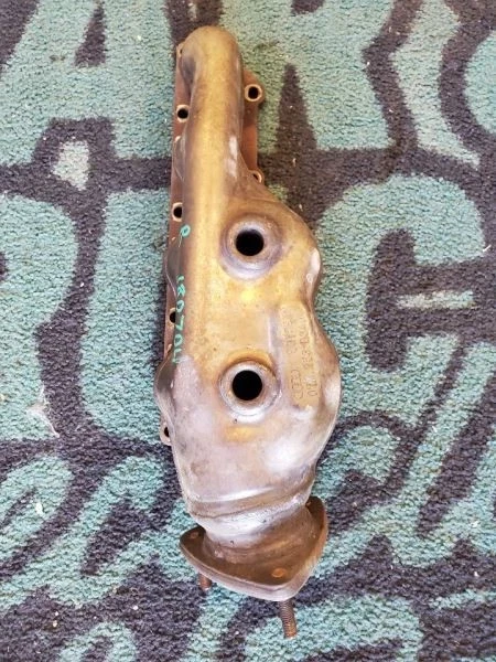 2004-2007 Volkswagen Touareg 4.2L Right Used Exhaust Manifold