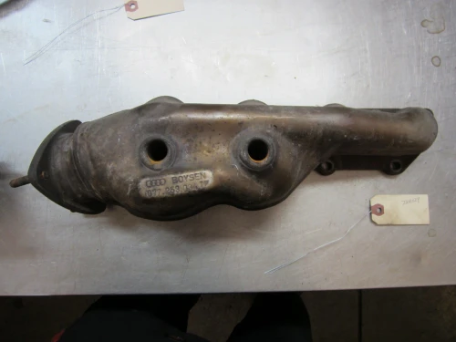 2004-2007 Volkswagen Touareg 4.2L Right Used Exhaust Manifold 077253034T