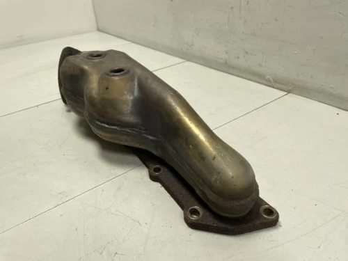 2005, 2007 Volkswagen Touareg 4.2L Right Used OEM Exhaust Manifold