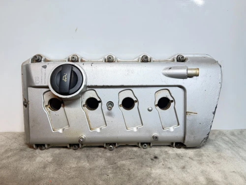 2004-2005 Audi S4 4.2L Left V8 Used OEM Valve Cover 079103475R