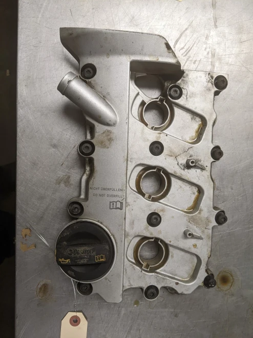 2007-2009 Audi A4 / Quattro 3.2L Left Used Valve Cover 06E109285F