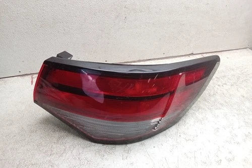 2021 Nissan Sentra Passenger RH Tail Lamp Assembly OEM used OEM tail light assembly