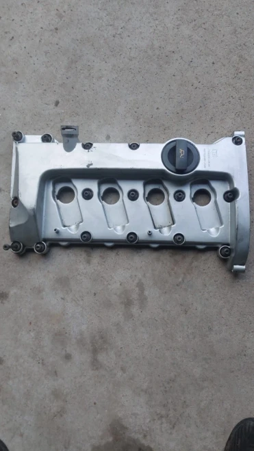 Audi / Volkswagen A4 / Passat 2.0L Used OEM Valve Cover