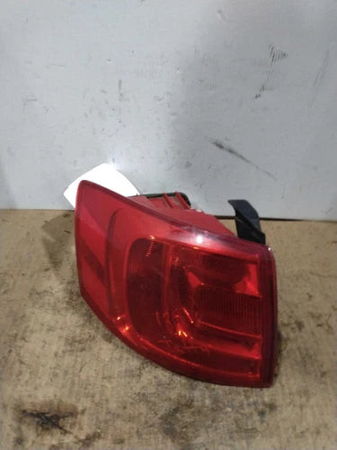 2011 Volkswagen Jetta Sdn Base Incandescent Used OEM Left Tail Light Assembly