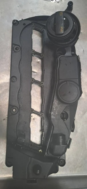 Audi A4 / A5 / A6 / Q5 2.0L Diesel TDI Used Valve Cover 03L103469K