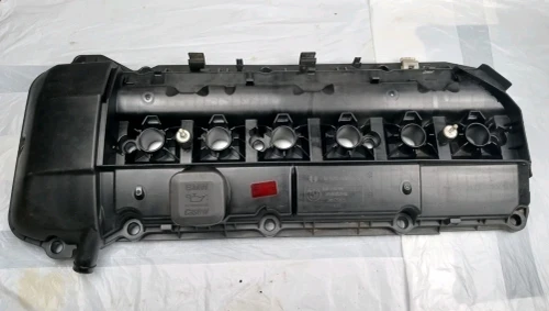 2000-2006 BMW 325xi 2.5L M54 Used Valve Cover