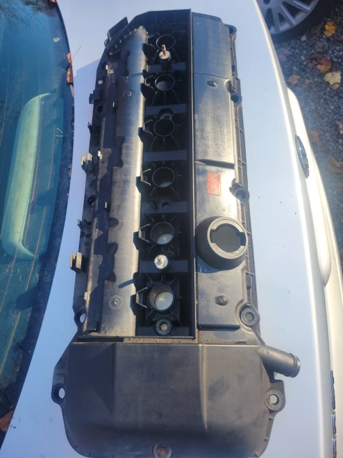 2001-2004 BMW X5 4.4L / 4.8L Right Front Used OEM Valve Cover