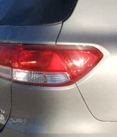 2016-2018 Kia Sorento RH Passenger Quarter Panel Mounted Tail Light Lamp OEM used OEM tail light assembly