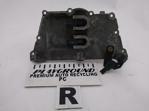 2004-2010 BMW 650i 4.8L Upper Right Used Timing Cover