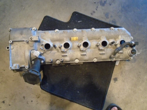2006-2010 BMW M6 / M5 5.0L Right Used Valve Cover