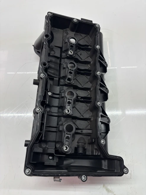 2010 BMW X1 2.0L N47 Used Valve Cover