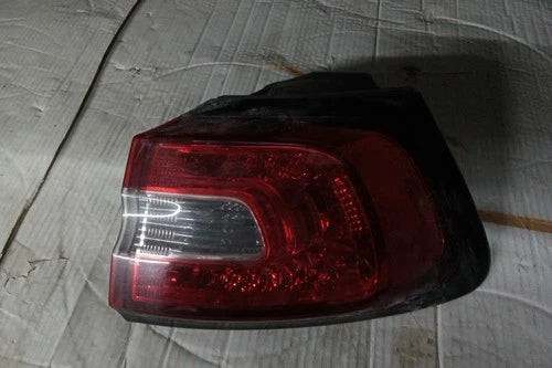 2014-2018 Jeep Cherokee Passenger RH Quarter Mounted Tail Lamp Light OEM used OEM tail light assembly