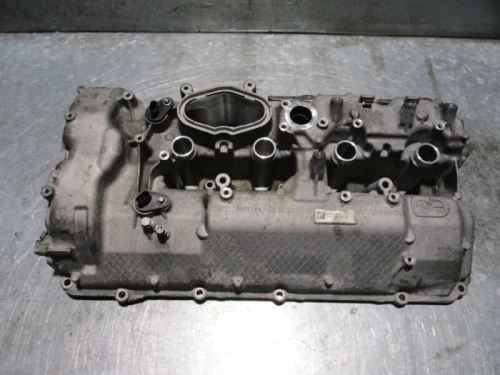 2017 BMW M5 / M6 / M8 4.4L Left V8 Used Valve Cover