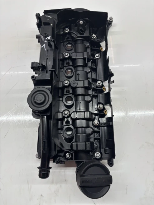 BMW 5 Series / 518d 2.0L B47 Used Valve Cover