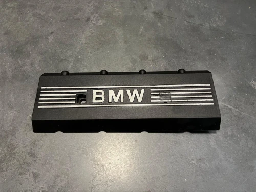 BMW E31 / E32 / E34 / E38 Right Used Valve Cover 11121736003