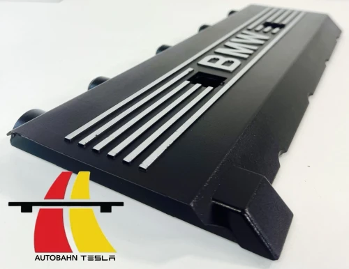 BMW Z8 / X5 Left Used Valve Cover 11121702857