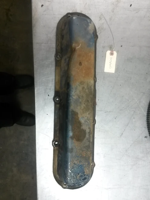 1975-1976 Cadillac DeVille 8.2L Right Used Valve Cover