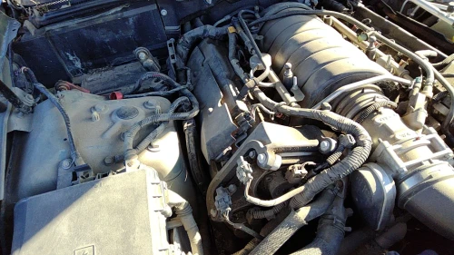 2005 Cadillac STS 4.6L Right Used OEM Valve Cover 12590291