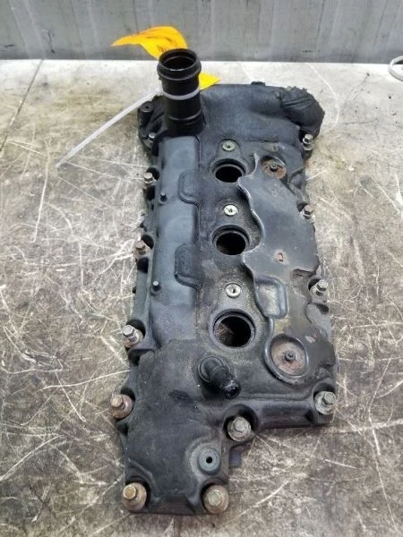 2007-2009 Cadillac STS 3.6L Left Used OEM Valve Cover 12624805