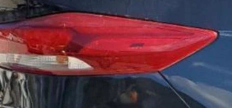 2017-2018 Hyundai Elantra RH Passenger Quarter Panel Mounted Tail Light Lamp OEM used OEM tail light assembly