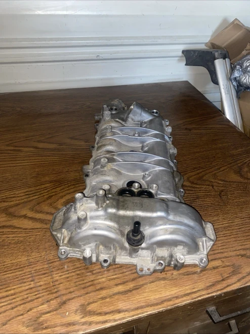 2017-2024 Cadillac XT5 3.6L Right Used OEM Valve Cover