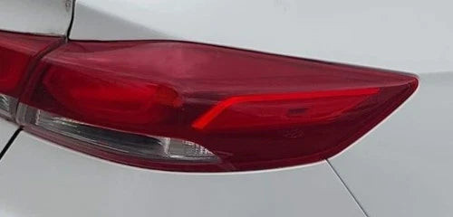 2017-2018 Hyundai Elantra RH Passenger Quarter Panel Mounted Tail Light Lamp OEM used OEM tail light assembly