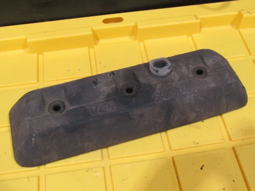 1996-1998 Chevrolet C1500 4.3L Right Used OEM Valve Cover
