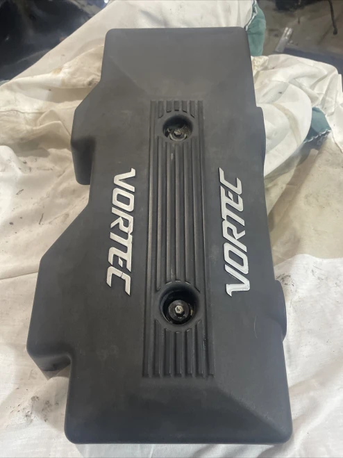 1999-2000 Chevrolet Silverado Used OEM Engine Cover 12561486