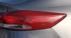 2017-2018 Hyundai Elantra RH Passenger Quarter Panel Mounted Tail Light Lamp OEM used OEM tail light assembly