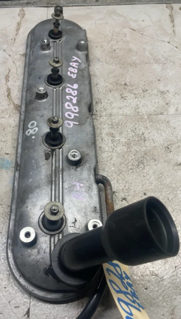 1999-2008 Chevrolet / Ram / Cadillac Silverado / 1500 / Escalade / Tahoe 6.0L Right Used OEM Valve Cover