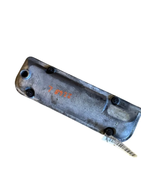 2000-2005 Chevrolet Impala 3.4L Left Used Valve Cover