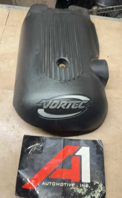 2001-2006 Chevrolet / GMC Silverado / Tahoe / Sierra / Yukon 4.8L / 5.3L / 6.0L Used Engine Cover