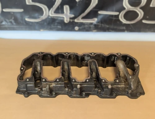 2004, 2010 Chevrolet / GMC Silverado / Sierra Lower Diesel Used Valve Cover