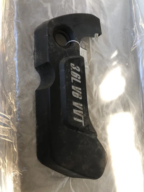 2008-2012 Chevrolet Malibu Used OEM Valve Cover